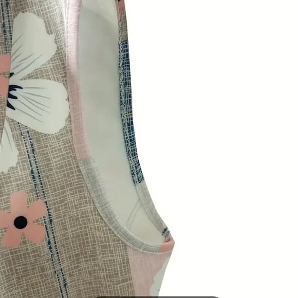 Blue and Pink Pleated Sleeveless Tank Top - Picture 5 of 6